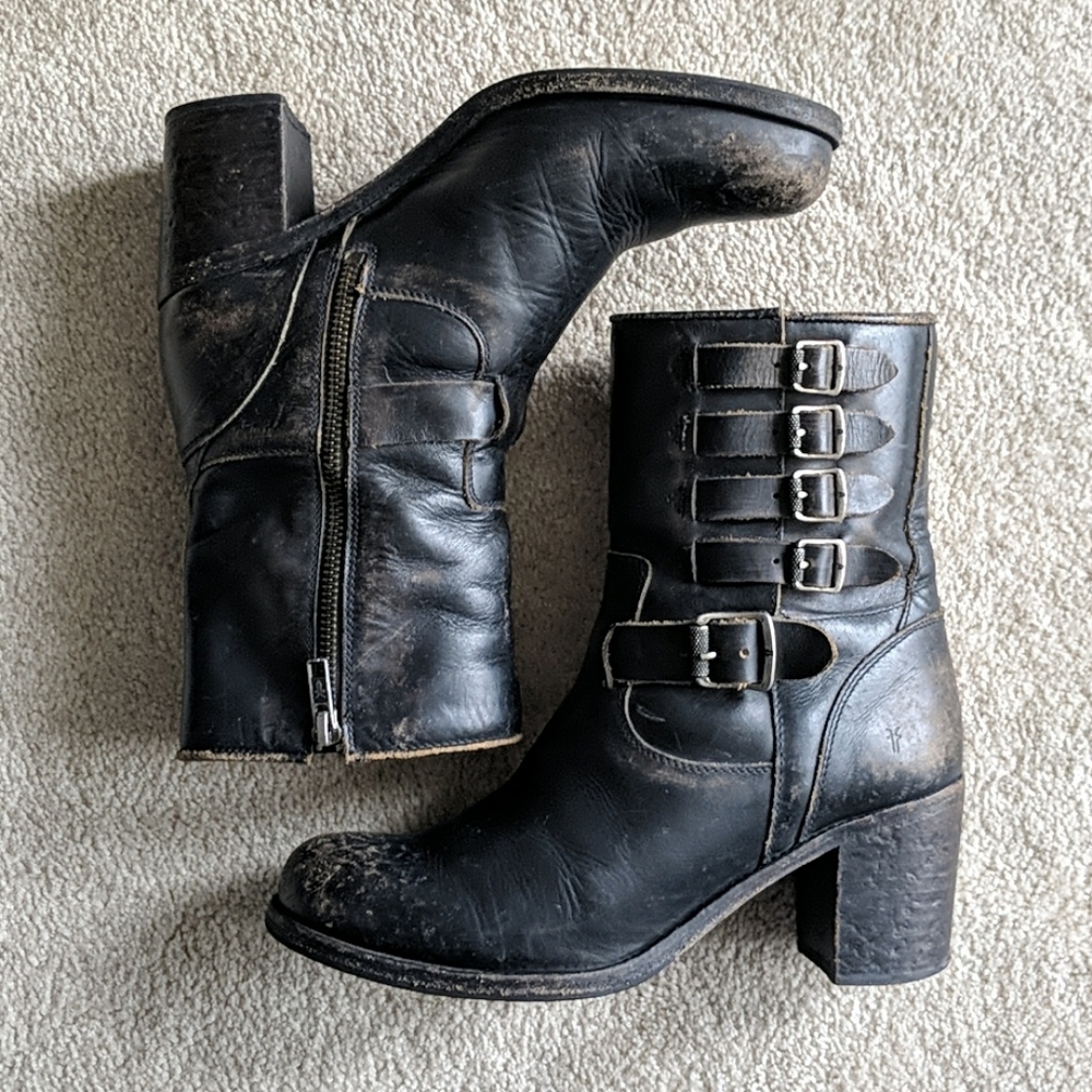 {Firm Price} Frye Kelly distressed moto heel boot